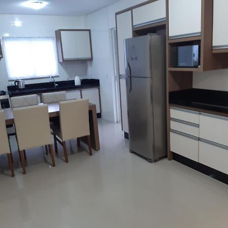 Apartamento 2 Dormitorio Praia De Bombas Bombinhas Buitenkant foto
